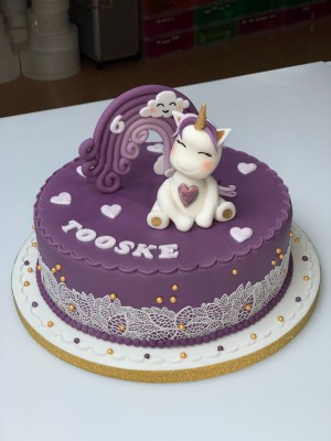 Kindertaarten - Unicorn paarse taart eetbaar kant