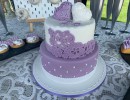 Bruidstaarten - Wit lila kant 3D harten Sweet table