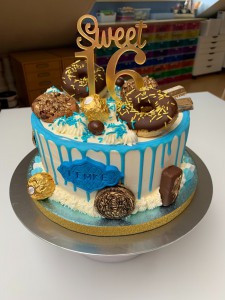 Drip Cake -Sweet 16 blauwe drip Femke