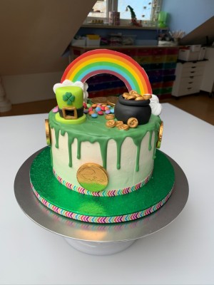 Drip Cake - Drip cake Sint Patricks Day regenboogleprechaun