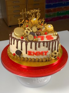 Feesttaarten - Hartvormige dripcake Emmy